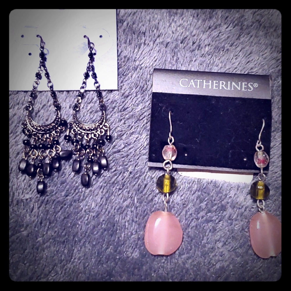Lot of 2 Dangle Earrings